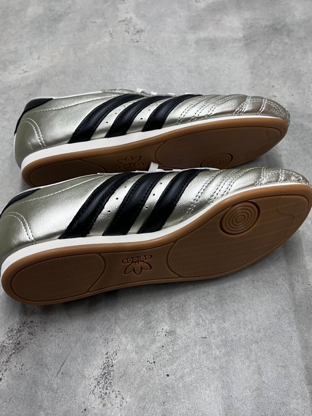 Adidas Taekwondo Lace Wmn's Size 6 Silver JP8132 - New with Defects - Picture 6 of 8